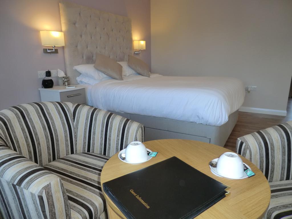 Lulsgate Bottom Coombe Dale Accommodation الغرفة الصورة