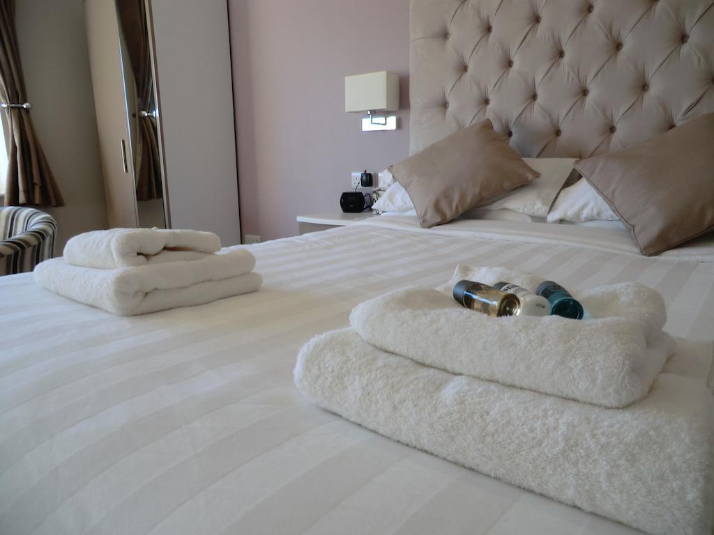 Lulsgate Bottom Coombe Dale Accommodation الغرفة الصورة